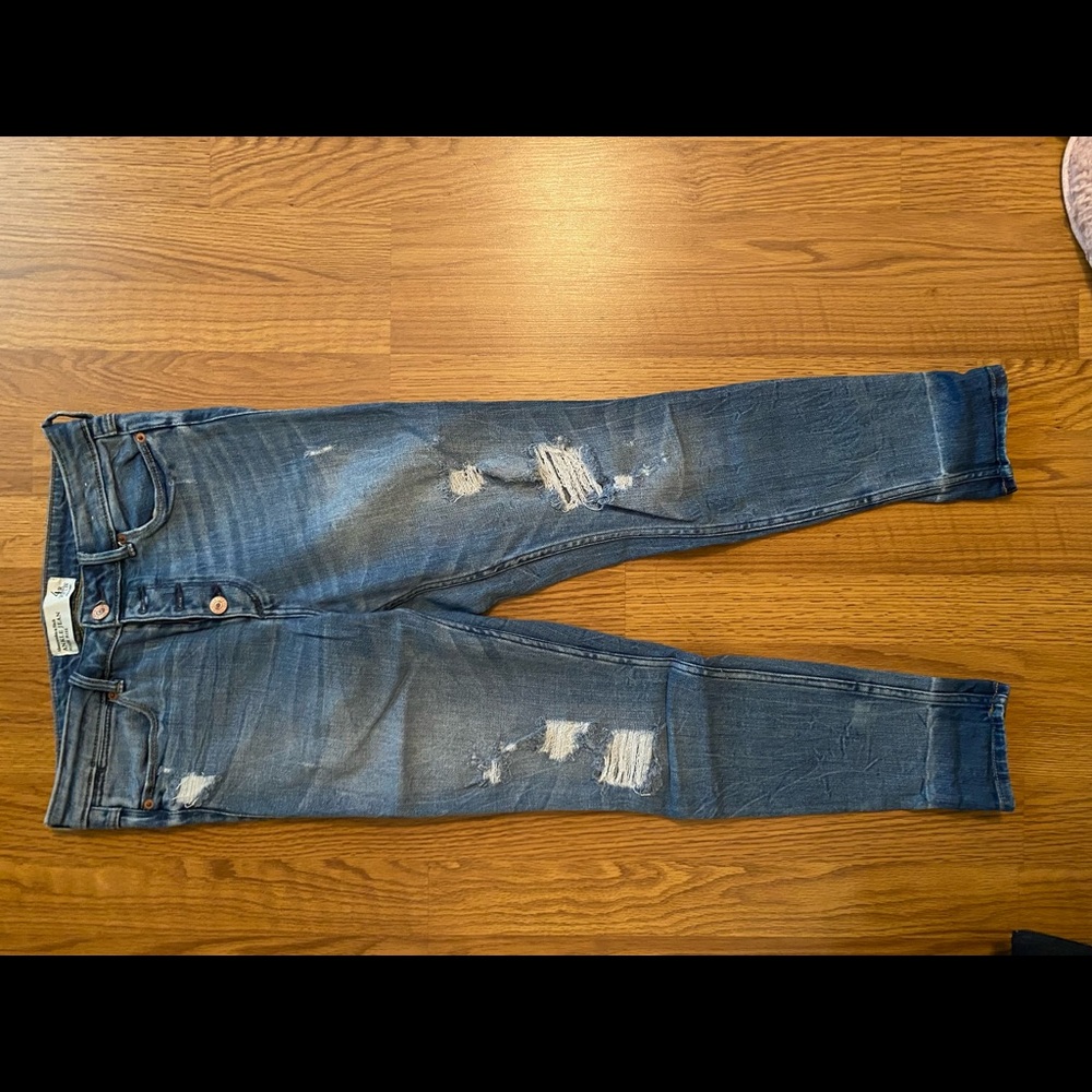 Abercrombie & Fitch Distressed skinny jeans